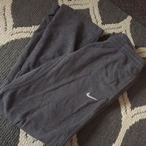 🏃🏽‍♀️comfy Cozy "boyfriend" Nike sweats🏃🏽‍♀️